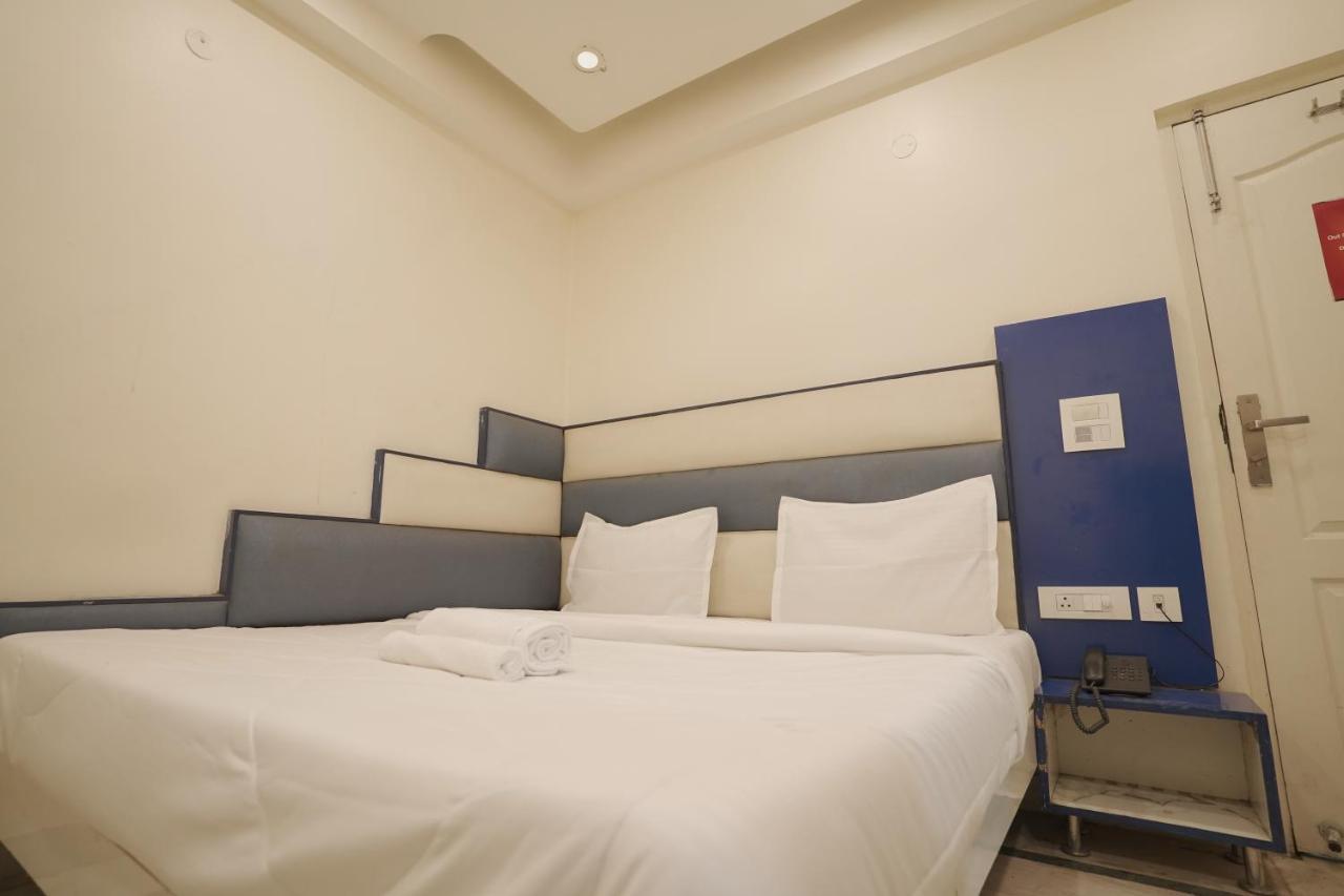 Hotel Leo Continental Нью-Делі Екстер'єр фото