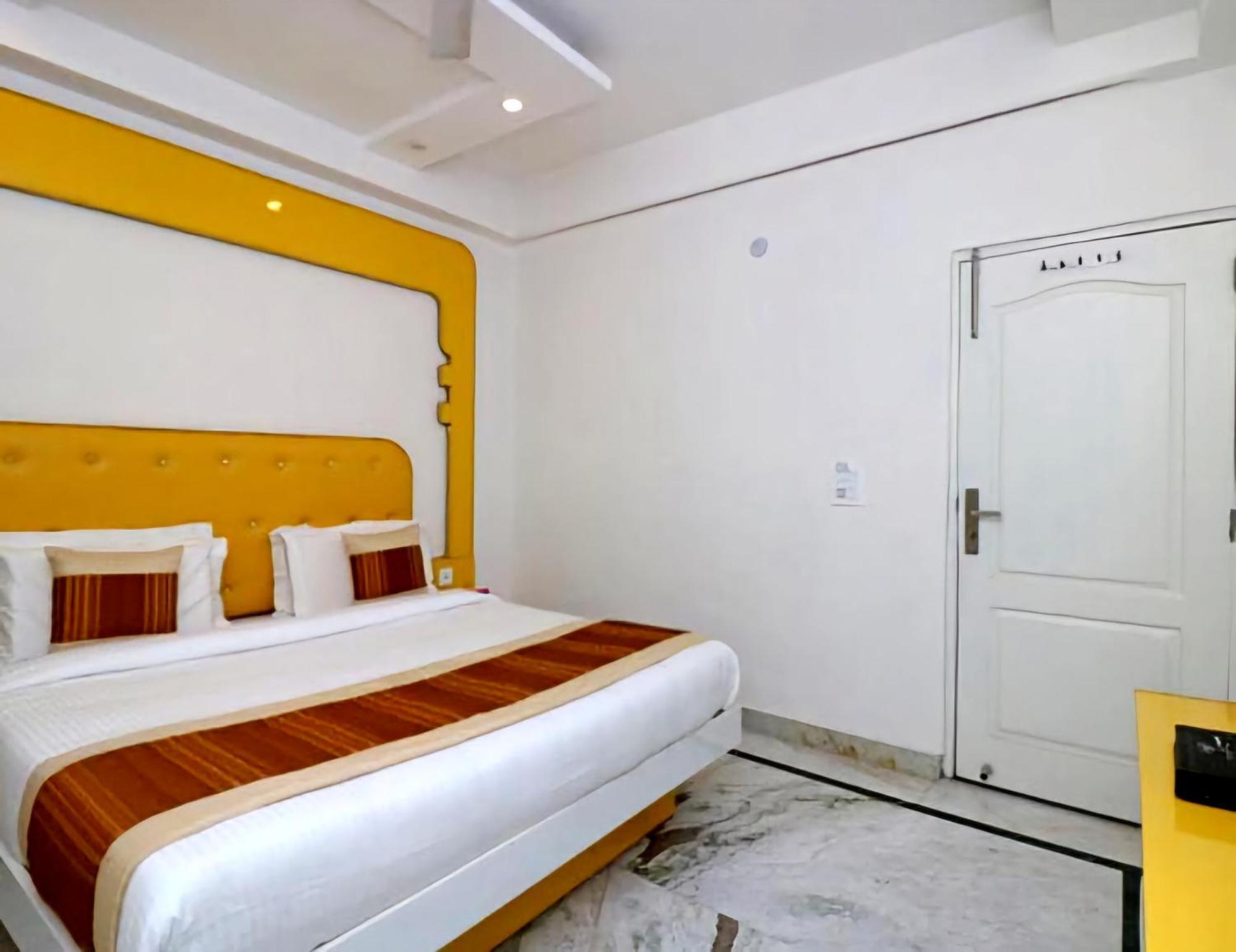 Hotel Leo Continental Нью-Делі Екстер'єр фото
