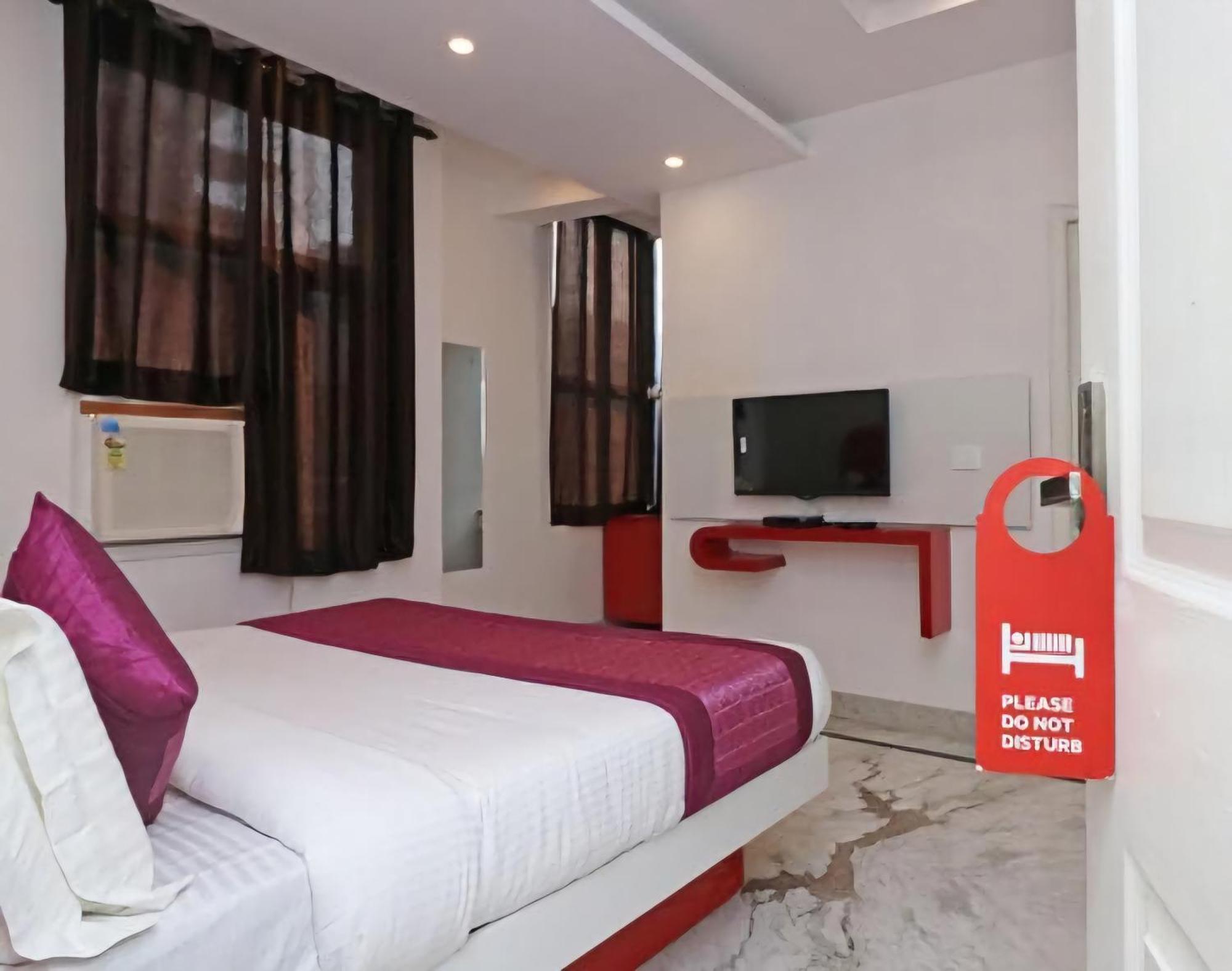 Hotel Leo Continental Нью-Делі Екстер'єр фото