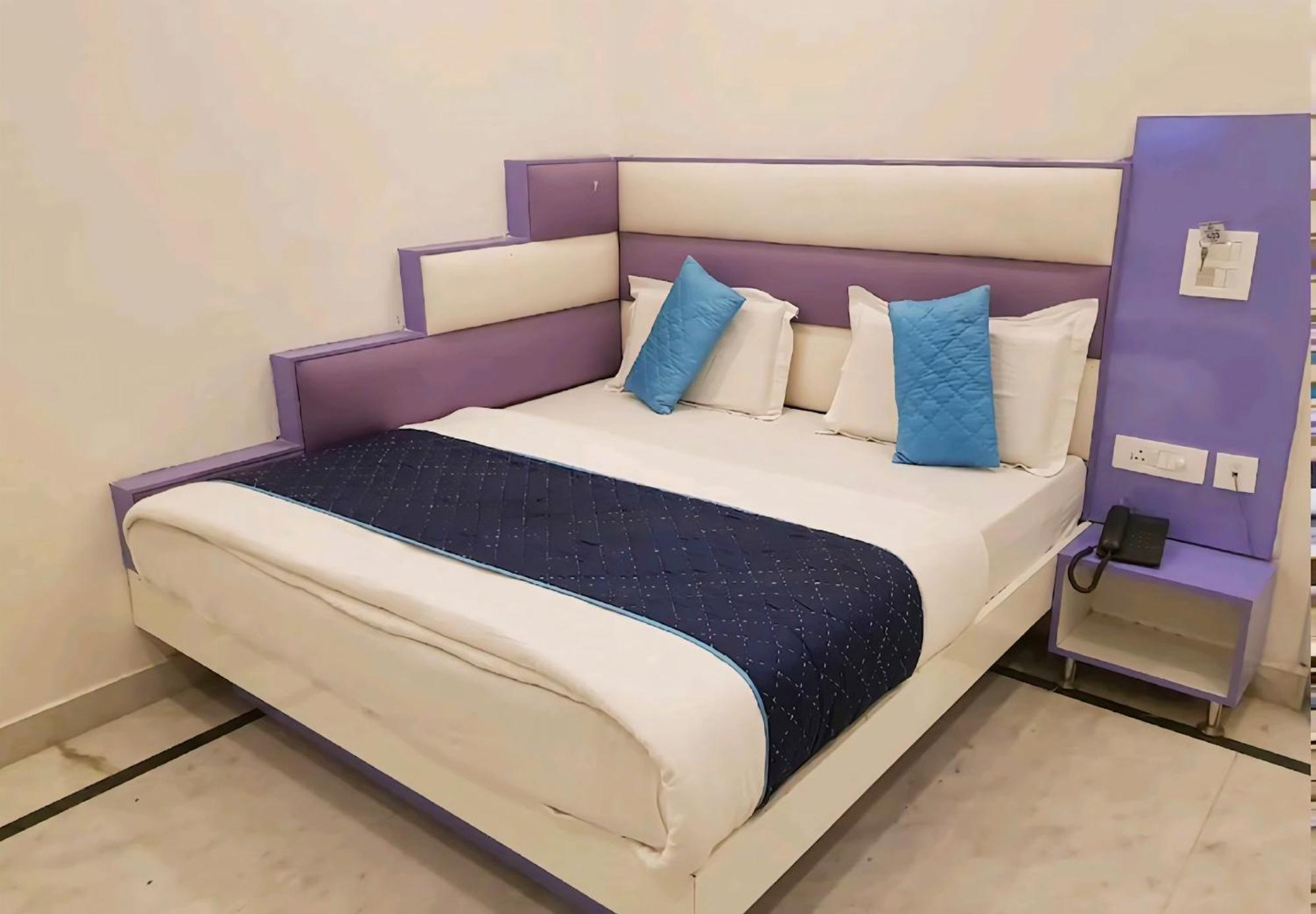 Hotel Leo Continental Нью-Делі Екстер'єр фото