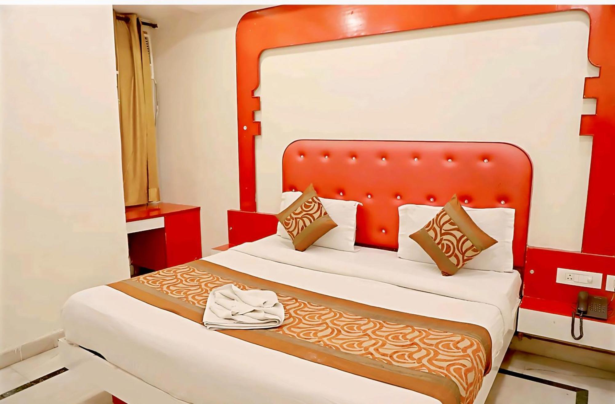 Hotel Leo Continental Нью-Делі Екстер'єр фото