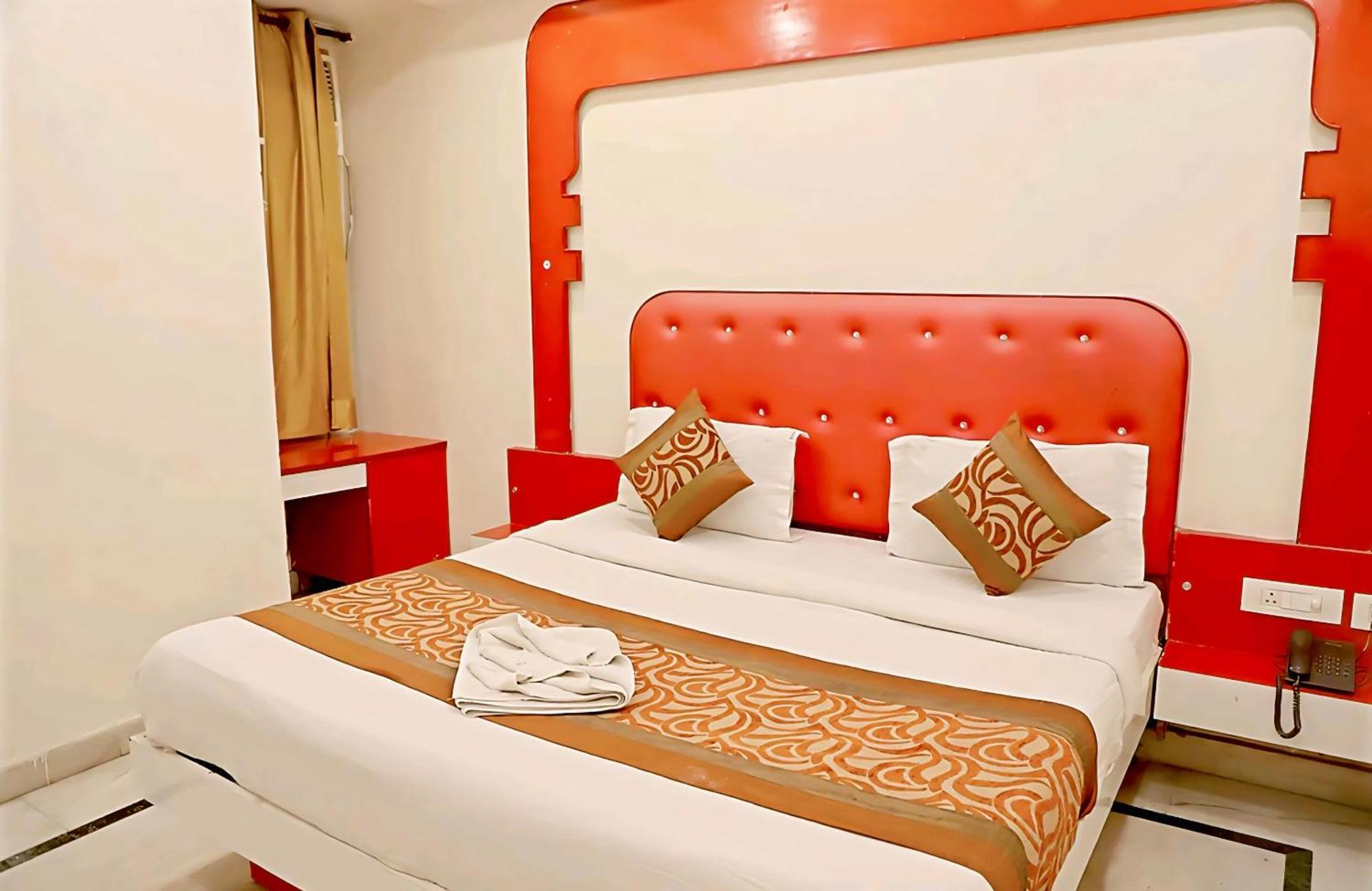 Hotel Leo Continental Нью-Делі Екстер'єр фото
