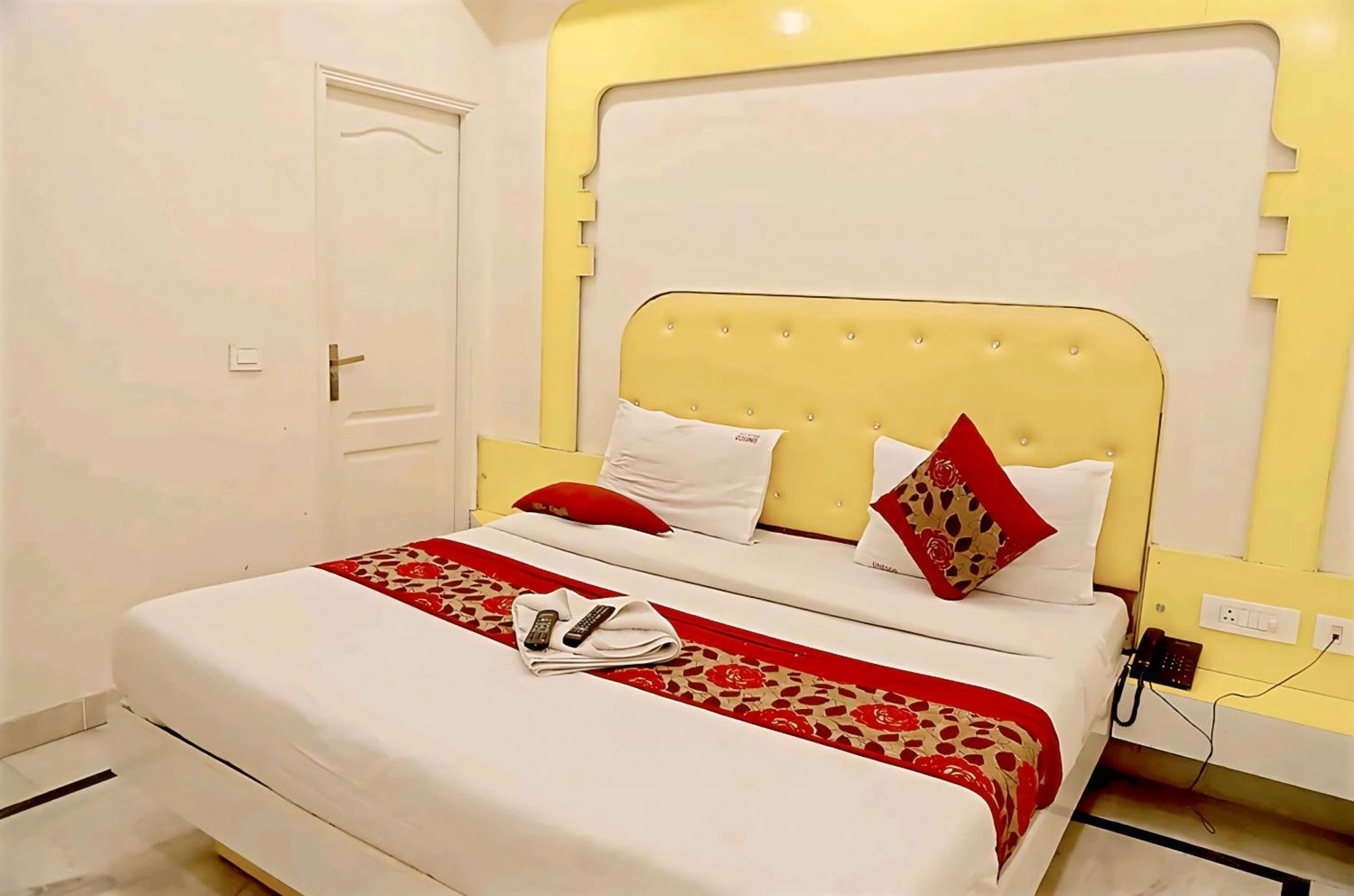Hotel Leo Continental Нью-Делі Екстер'єр фото