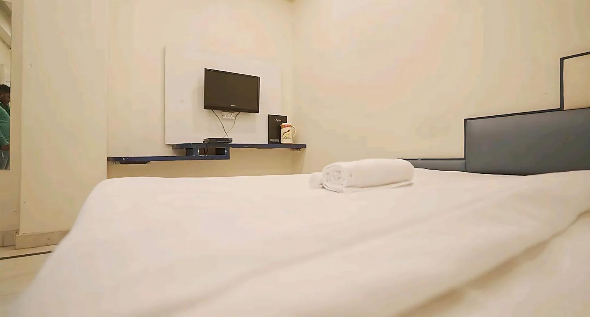 Hotel Leo Continental Нью-Делі Екстер'єр фото