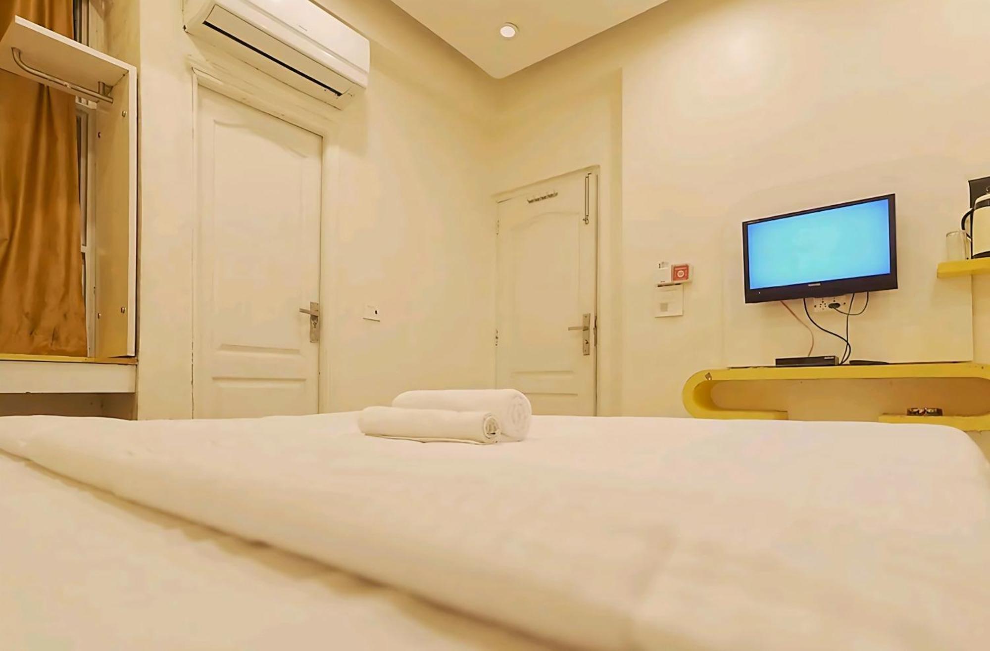Hotel Leo Continental Нью-Делі Екстер'єр фото